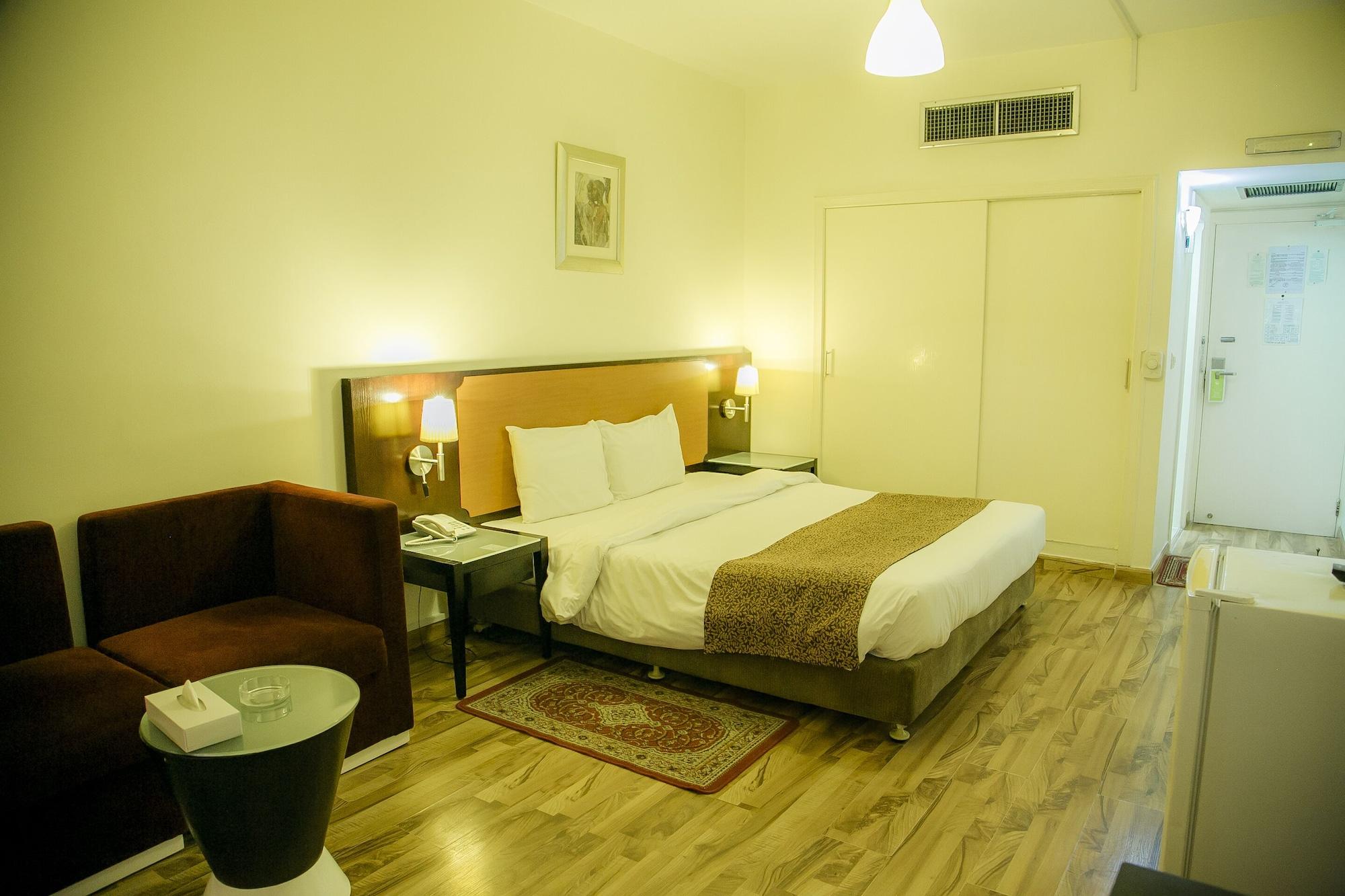 Phoenicia Grand Hotel Dubaj Kültér fotó
