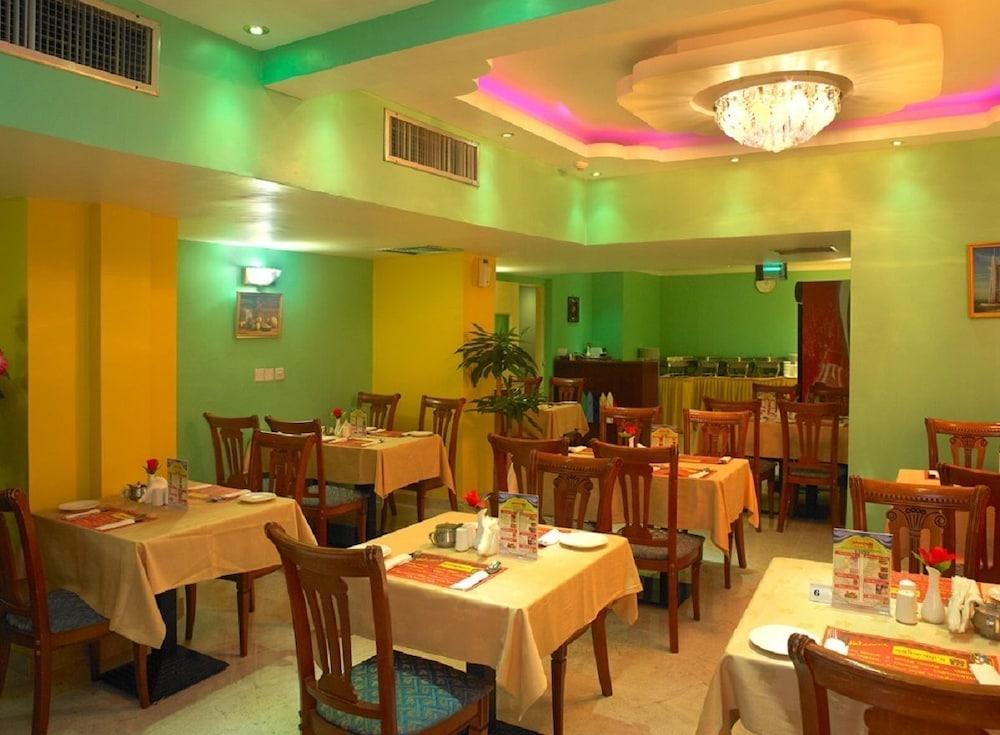 Phoenicia Grand Hotel Dubaj Kültér fotó