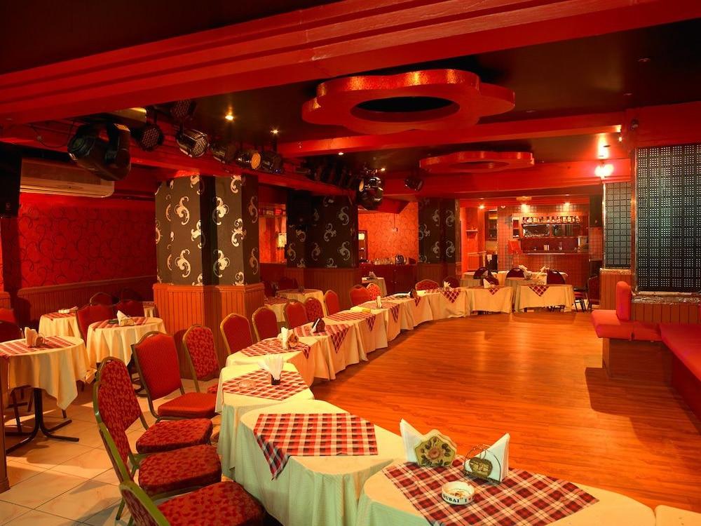 Phoenicia Grand Hotel Dubaj Kültér fotó