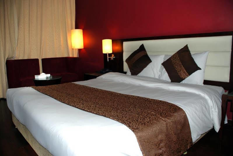 Phoenicia Grand Hotel Dubaj Kültér fotó
